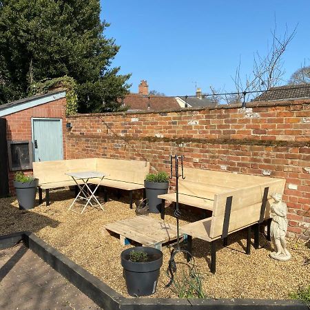 The Cherry Tree Woodbridge Exterior photo